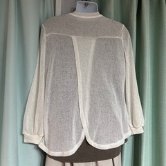 CHIC FLEURクリーム色 長袖カーディガン M-Lの画像