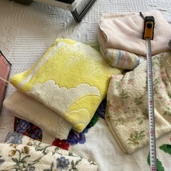 花柄のタオル　ブランケットたくさん　風呂敷　の画像