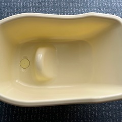 ベビーバス(薄い黄色)の画像