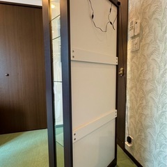 ガラス製コレクションボード　照明付きの画像