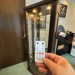 ガラス製コレクションボード　照明付きの画像