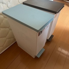 ゴミ箱の画像