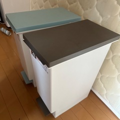 ゴミ箱の画像