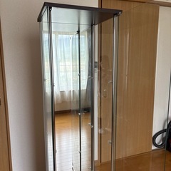 ガラスショーケースの画像
