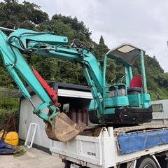 コベルコKOBELCO3tユンボ、アタッチメントフォーク付きの画像