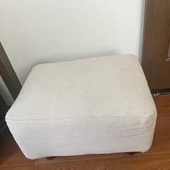 ホワイト 布製オットマンの画像