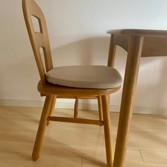 カリモク　テーブル　椅子　セットの画像
