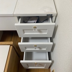 ホワイトドレッサー・鏡台　3引き出し付きの画像