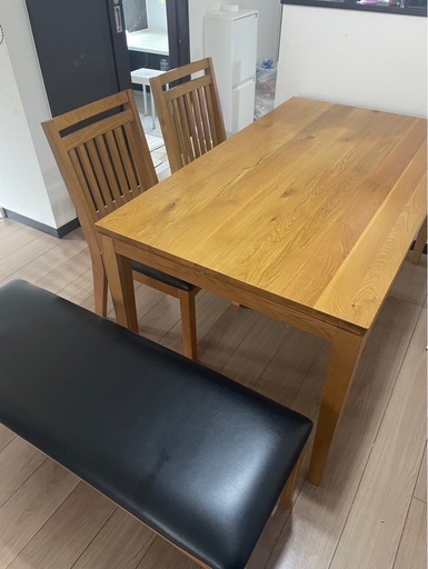 木製ダイニングテーブルセット 椅子2個と長椅子1個付き