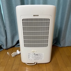 SHARP ハイブリッド式　衣類乾燥機除湿器
の画像