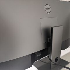 Dell P4317Q 43インチ4kモニターの画像