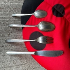 800シルバー
　子供用アンティークカトラリー4本セットの画像