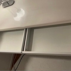 デスクテーブルの画像