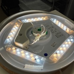 ロ2509-290 LEDシーリングライト ニトリ 12畳 リモコンあり 木目 通電確認済みの画像