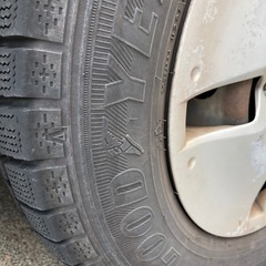 スタッドレスタイヤ　205/65R15の画像