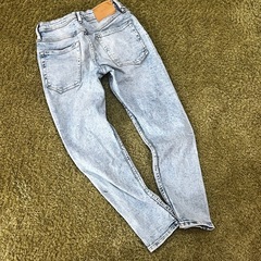 140 デニム　ジーンズ　ダメージ加工　の画像