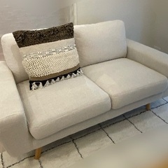 ⭐︎美品　2人掛けソファ（クッション付き）　ほぼ未使用の画像