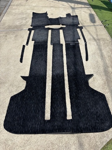 トヨタ　ヴェルファイア20系フロアマット