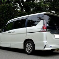 車検満タン セレナハイブリッド ハイウェイスター エマージェンシーブレーキ ナビ フルセグTV Bluetooth フリップダウンモニター バックモニター 両側パワスラ インテリキー クルコン LEDライト LEDフォグ ETCの画像