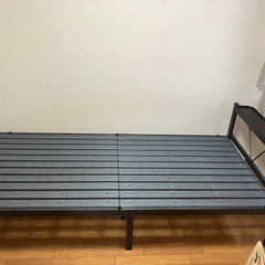 500円差し上げます→座椅子とベッドフレーム引き取ってくれる方の画像