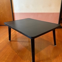 折り畳み小さいテーブルの画像