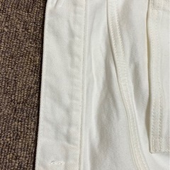 UNIQLO 白ジーンズ👖の画像
