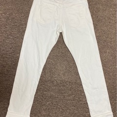 UNIQLO 白ジーンズ👖の画像
