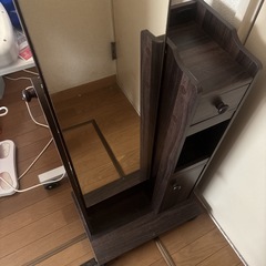 化粧台、全身ミラー、コンセント、キャスター付きの画像