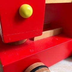 木の消防車　知育玩具の画像