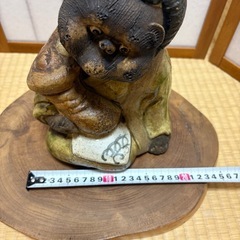 信楽焼き　女狸　松茸　焼き物　骨董品の画像