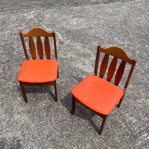 オレンジの木製椅子 2脚セット　ダイニングチェア　昭和レトロポップ　ペア オレンジの木製椅子 2脚セット ダイニングチェア 昭和レトロポップ ペア