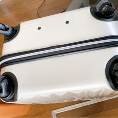 キャリーバッグ　機内持込可　鍵無し　の画像