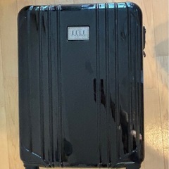 ELLE travel　スーツケース 車輪破損あり の画像