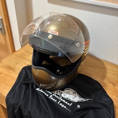 ヘルメット　TT &CO 希少のゴールドの画像