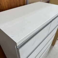 ★リユースのサカイ高崎店★TJ12837  整理ダンス アイボリー H128.5×D42×W80 クリーニング済みの画像