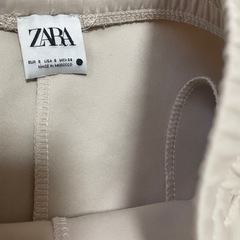 ZARA カジュアルパンツの画像