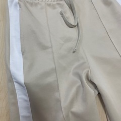 ZARA カジュアルパンツの画像