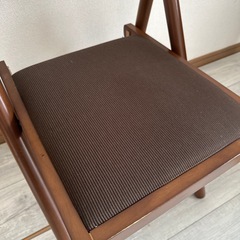 木製ふんわり椅子の画像