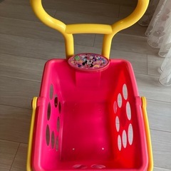 ミニーマウス　おかいものカートの画像