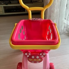 ミニーマウス　おかいものカートの画像