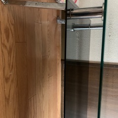 ガラステーブルの画像