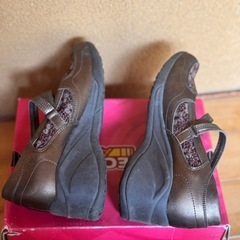 skechers サンダルの画像