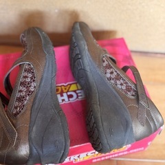 skechers サンダルの画像