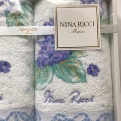 【新品未使用】Nina Ricci のフェイスタオル２枚セットの画像