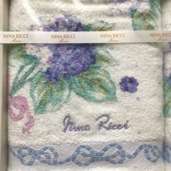 【新品未使用】Nina Ricci のフェイスタオル２枚セットの画像