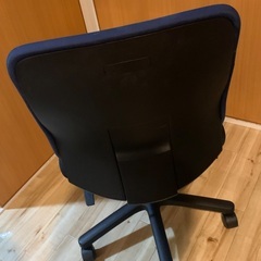 オフィスチェア　新古品　デスクと一緒なら半額の画像