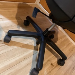 オフィスチェア　新古品　デスクと一緒なら半額の画像