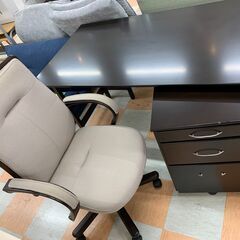 ★滅多に入荷なし★ カリモク オフィス3点セット W(幅)135×D(奥行き)75×H(高さ)70cm  ※クリーニング済みの画像