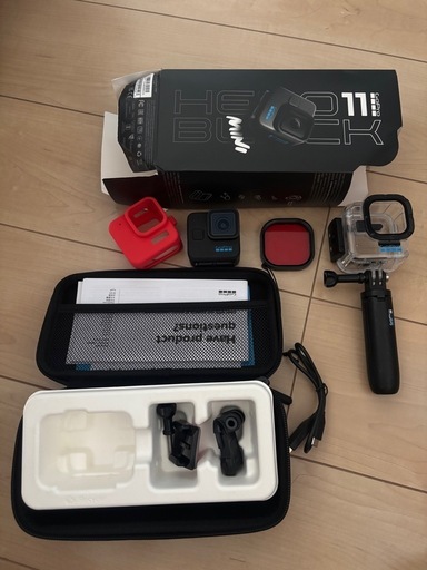 GoPro mini 11 アクションカメラ レッド 本体と付属品
