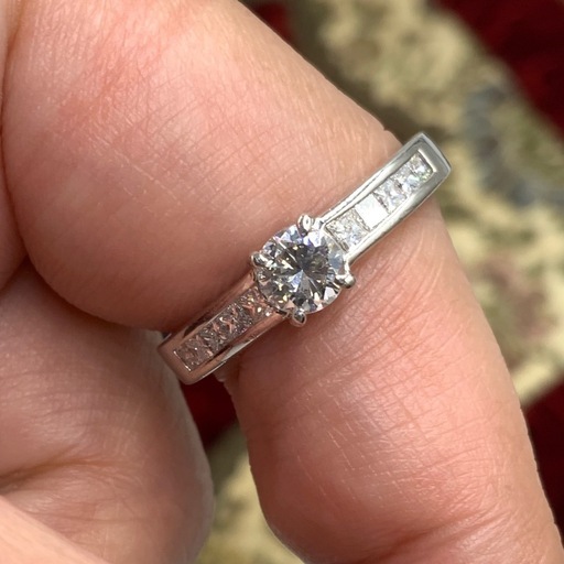 Pt900 ダイヤモンドリング　5.7g 0.47ct 0.37ct 約18号